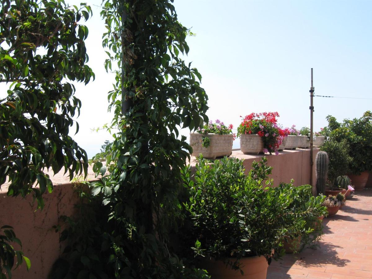 A Casa Di Tommy B&B Acireale Exterior foto